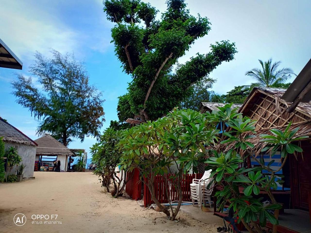 On The Beach Hotel Ko Lanta Kültér fotó